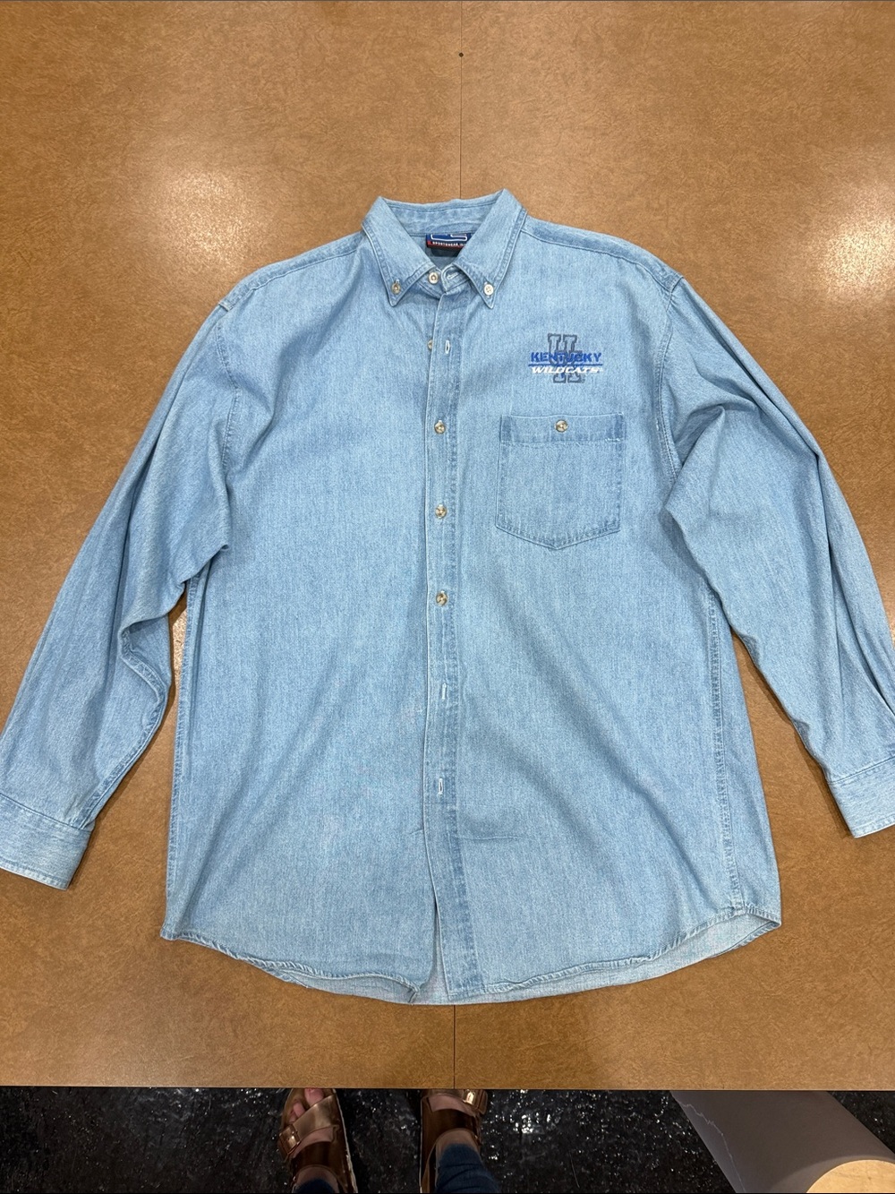 Vintage Kentucky Wildcats Men's Light Blue Denim BD Shirt with Chest Logo Size L